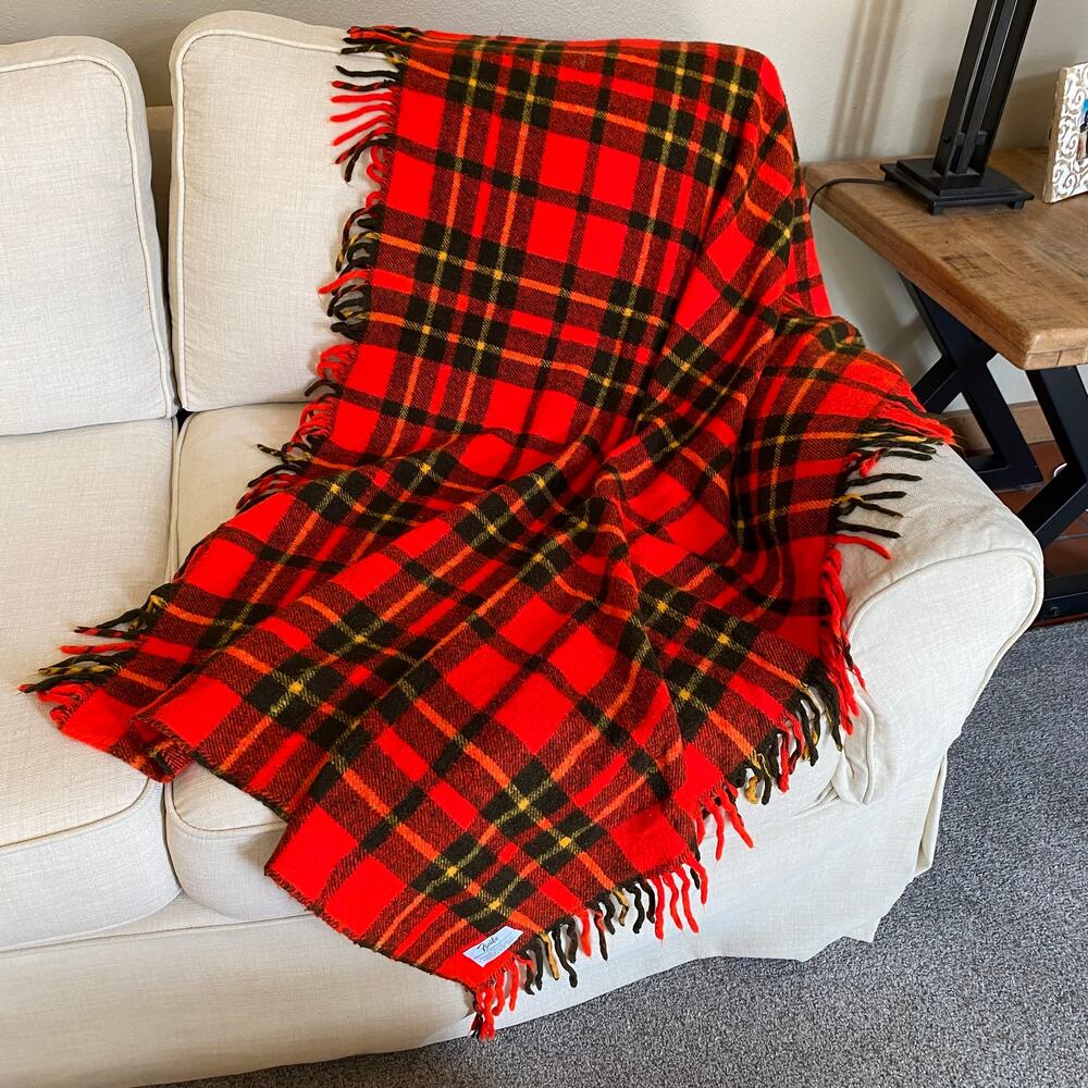 Vintage Faribo Tartan Plaid Stadium Throw Blanket Red, Black 60 x 40 USA